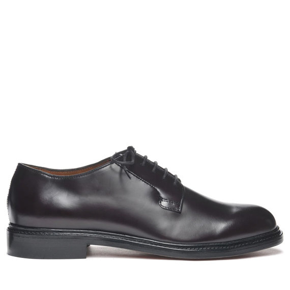 View the Milton Gyw Leather Derby Shoe online at Sebago